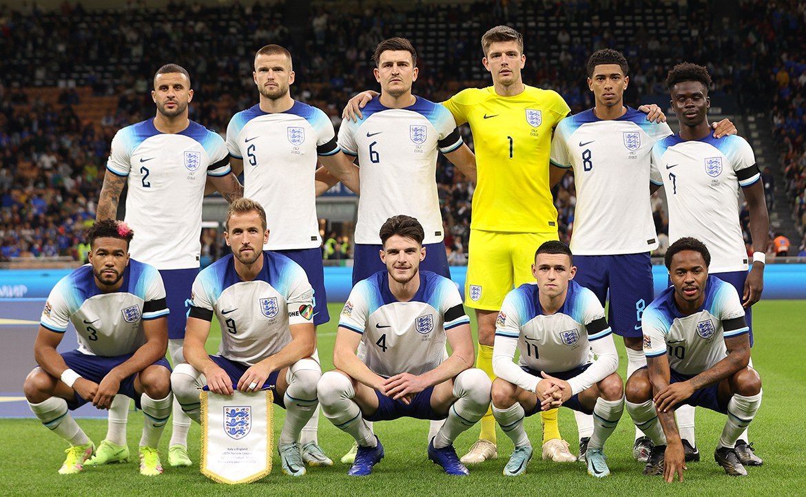 半场战报：卡利亚里2-2热那亚，塞巴斯蒂亚诺-埃斯波西托、博雷利建功，厄斯蒂高、维蒂尼亚破门